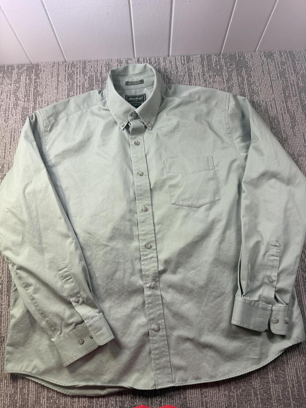 Eddie Bauer Shirt Mens XL Green Solid Long Sleeve Button Down Wrinkle Resistant